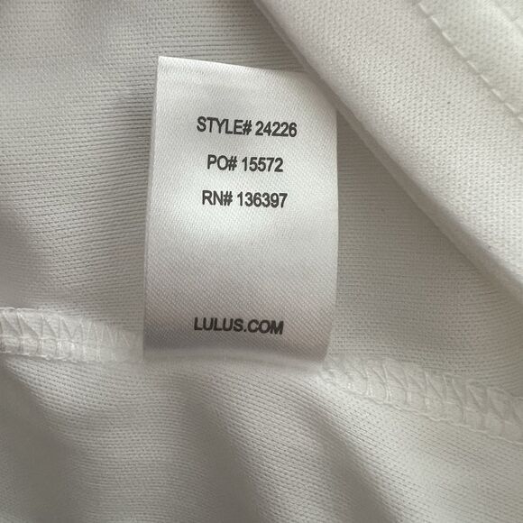 Elegant White Lace Maxi Dress - Picture 7 of 7